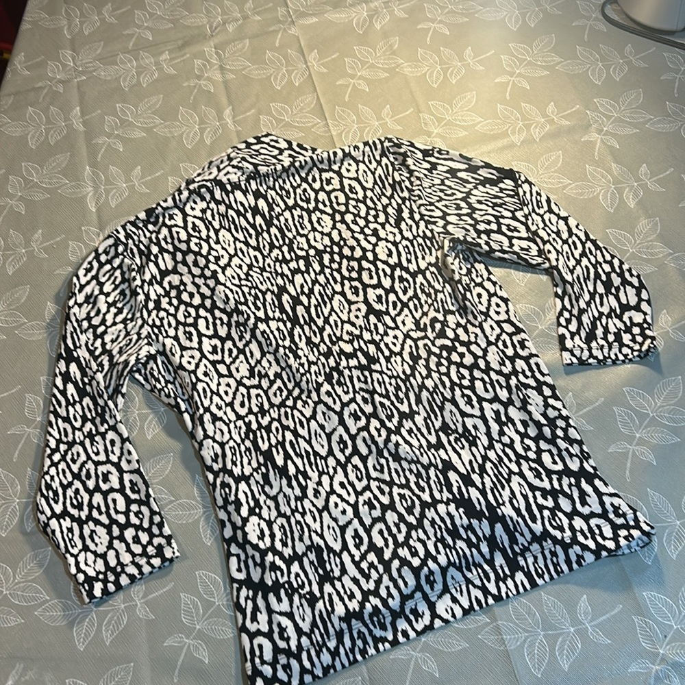 Chaus New York Blouse. - Picture 7 of 15